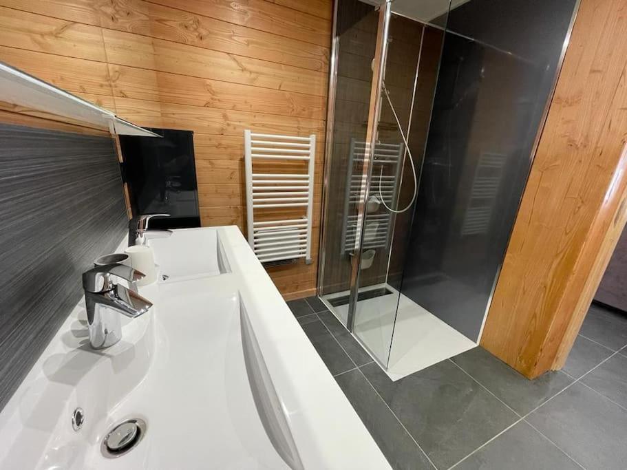 Appartement Lumineux Neuf Dans Bas De Chalet Le Douglas La Joue du Loup Ngoại thất bức ảnh